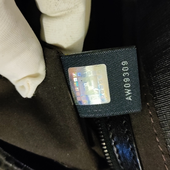 FENDI MONOGRAM WOVEN MAMMA SHOULDER BAGUETTE IN GREY - Picture 10 of 16